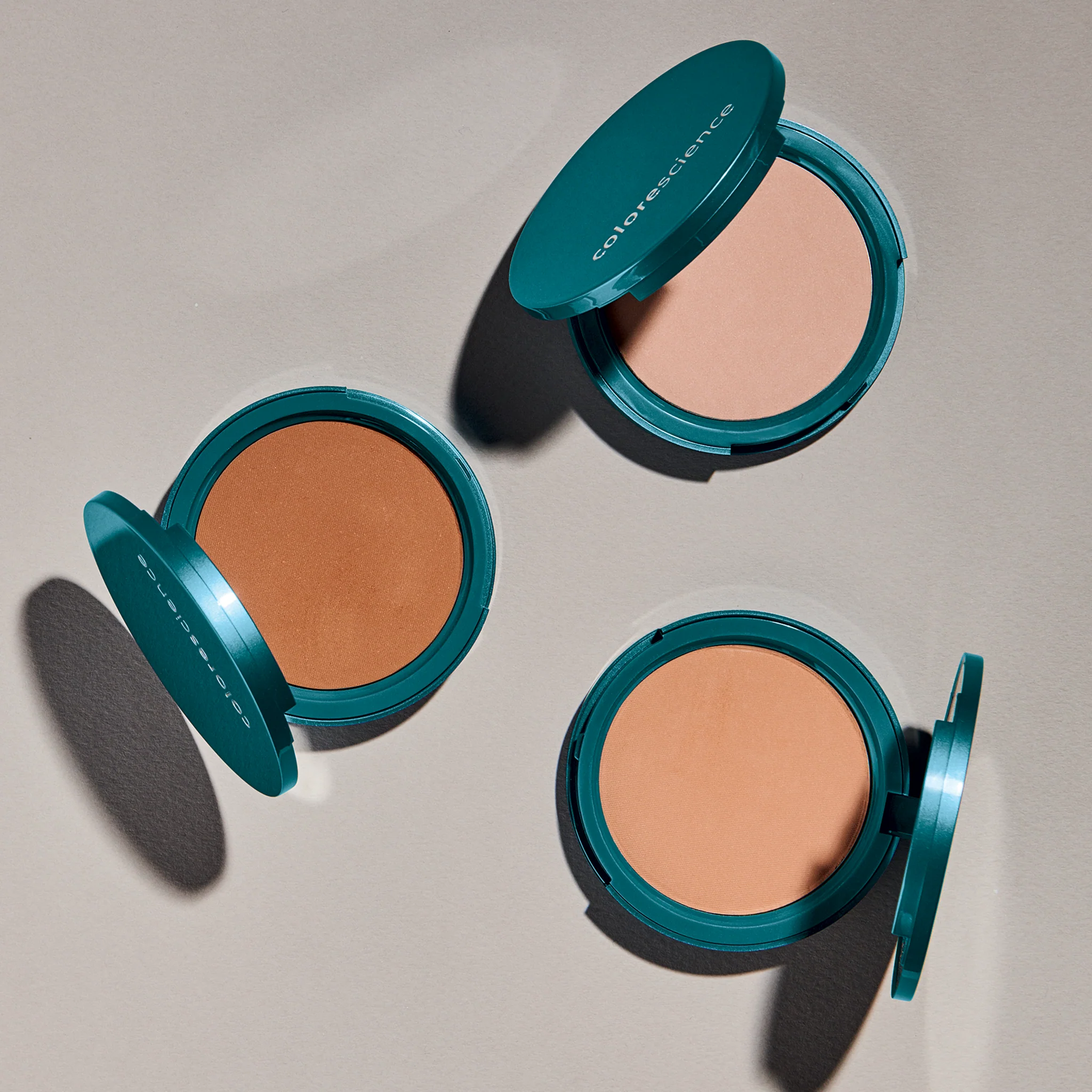 Natural Finish Mineral Foundation SPF 20 - Image 18